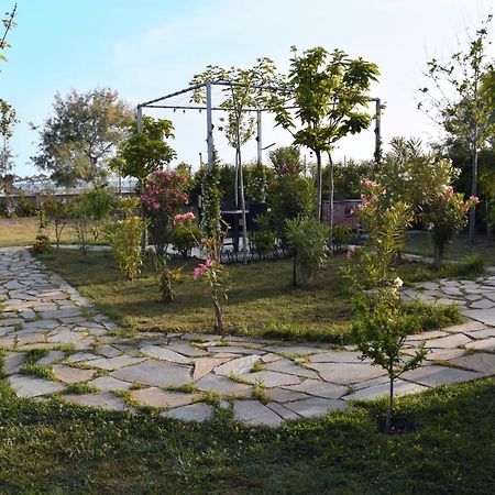 Beachfront, Tirana Guest House Velipojë Zewnętrze zdjęcie